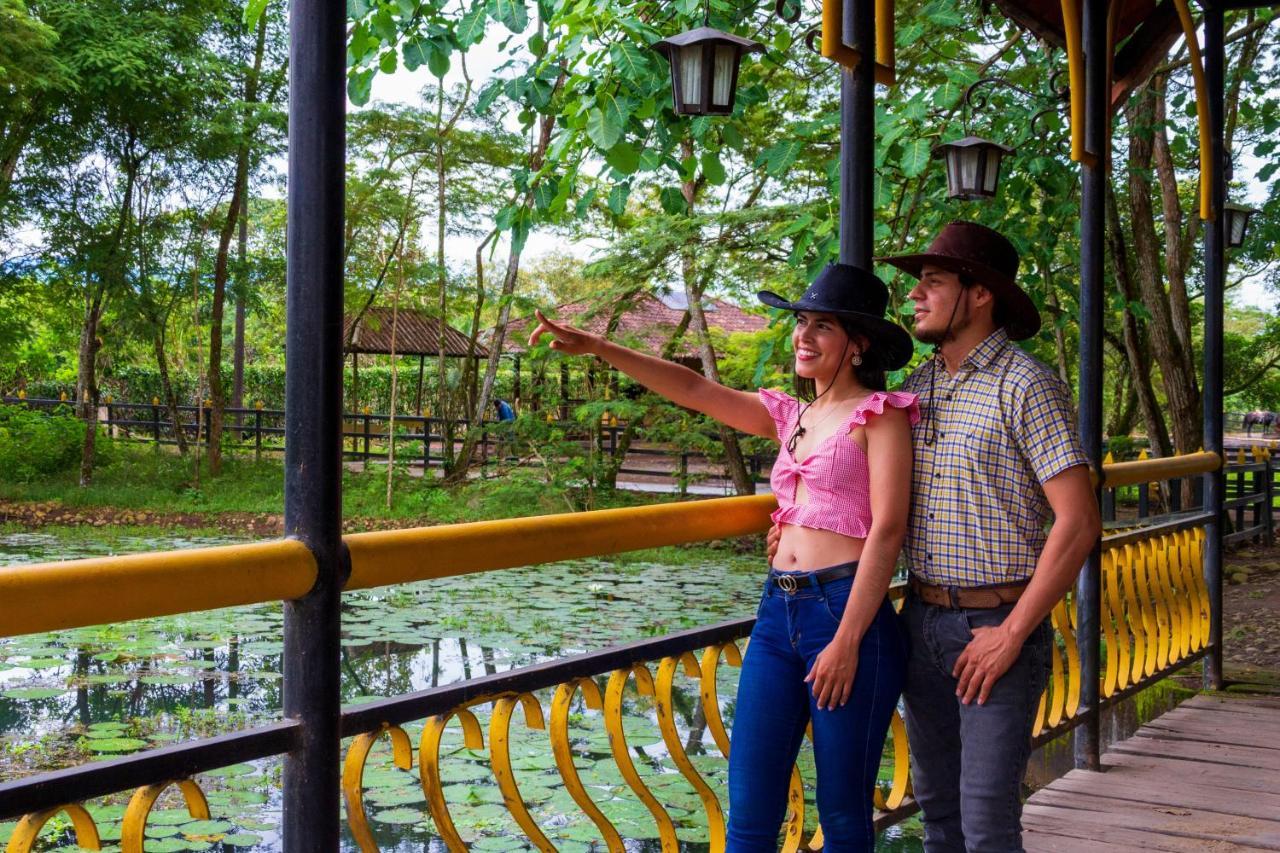 Hotel Campestre La Potra Apiay 外观 照片