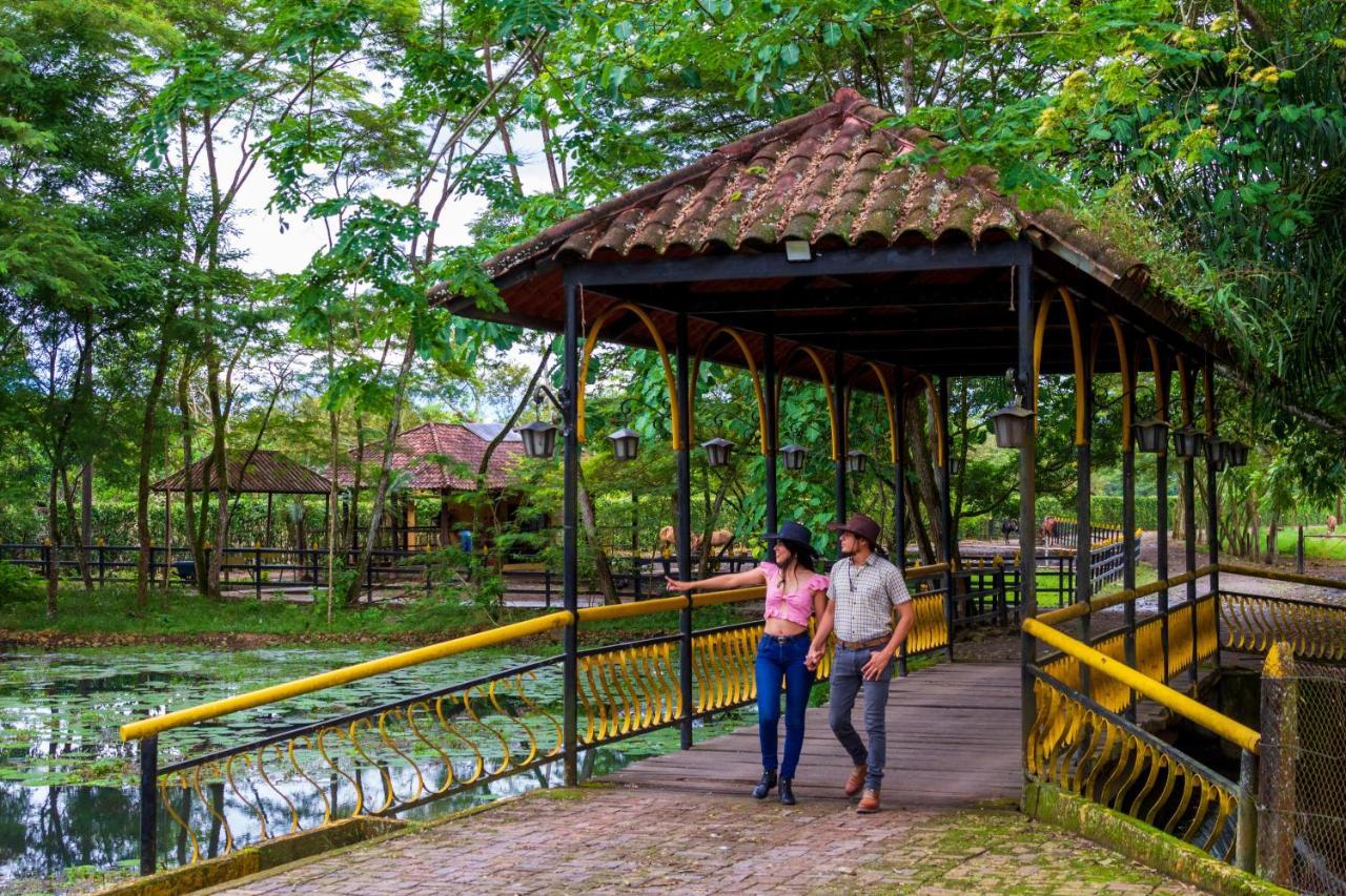 Hotel Campestre La Potra Apiay 外观 照片