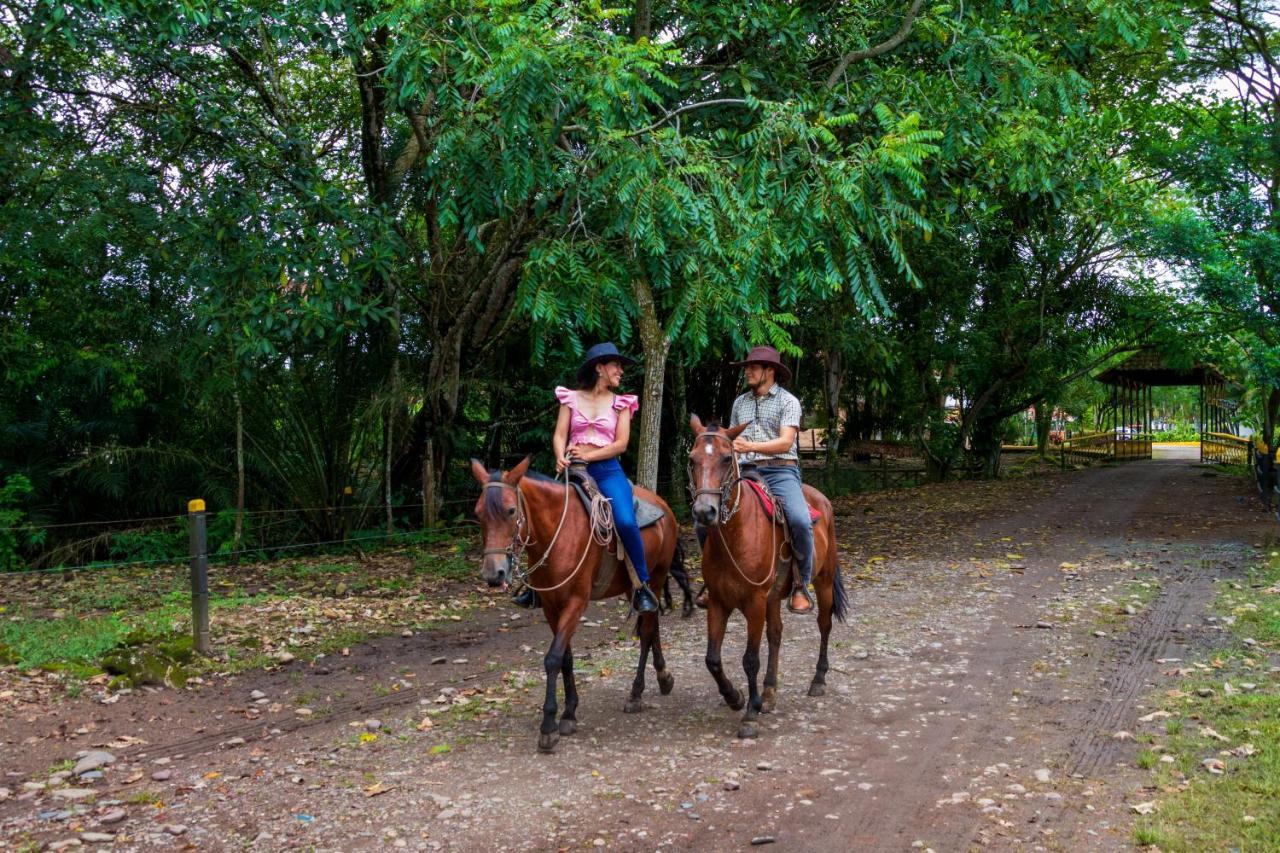 Hotel Campestre La Potra Apiay 外观 照片