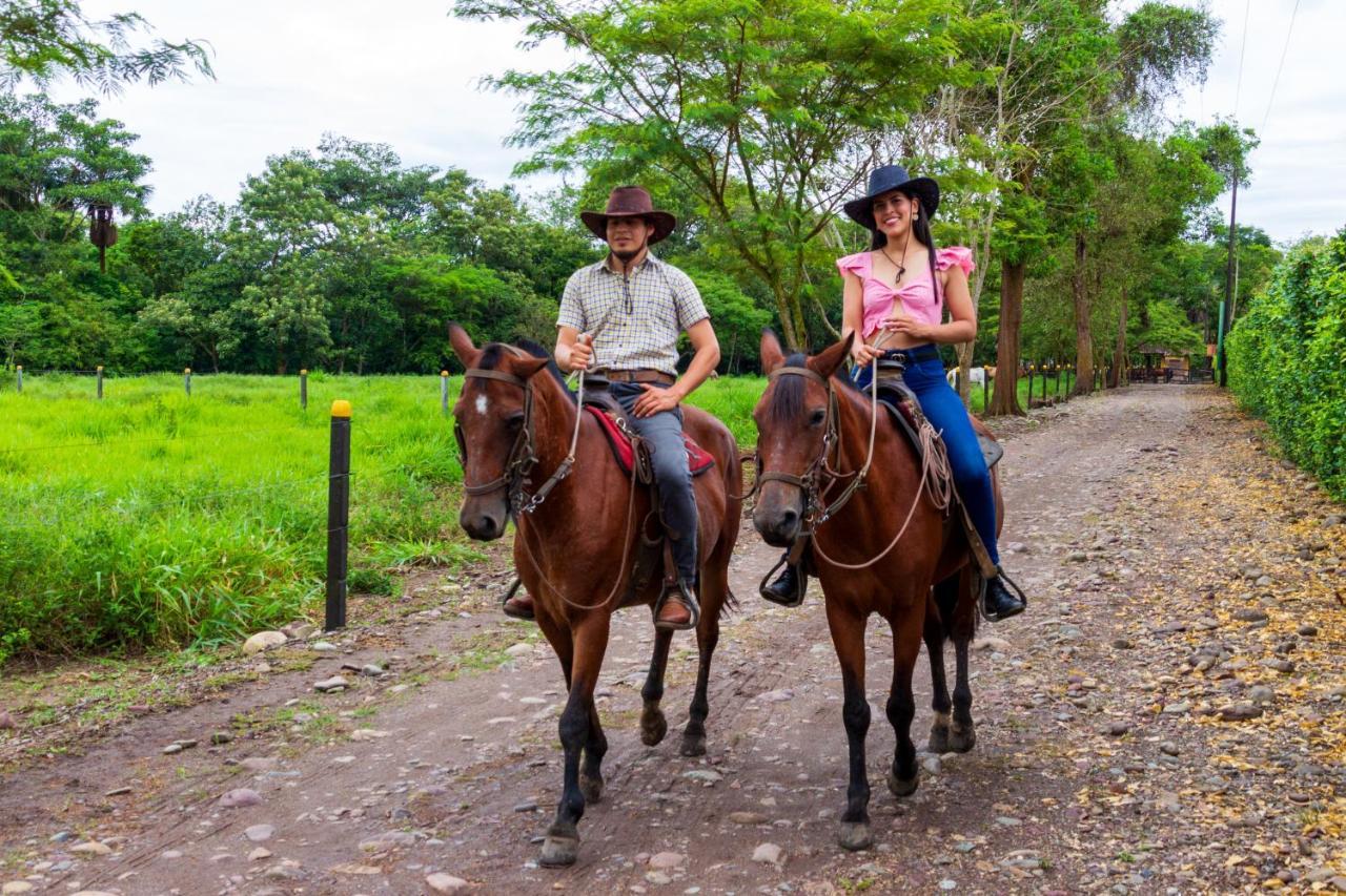Hotel Campestre La Potra Apiay 外观 照片