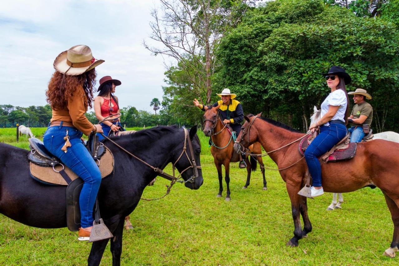 Hotel Campestre La Potra Apiay 外观 照片